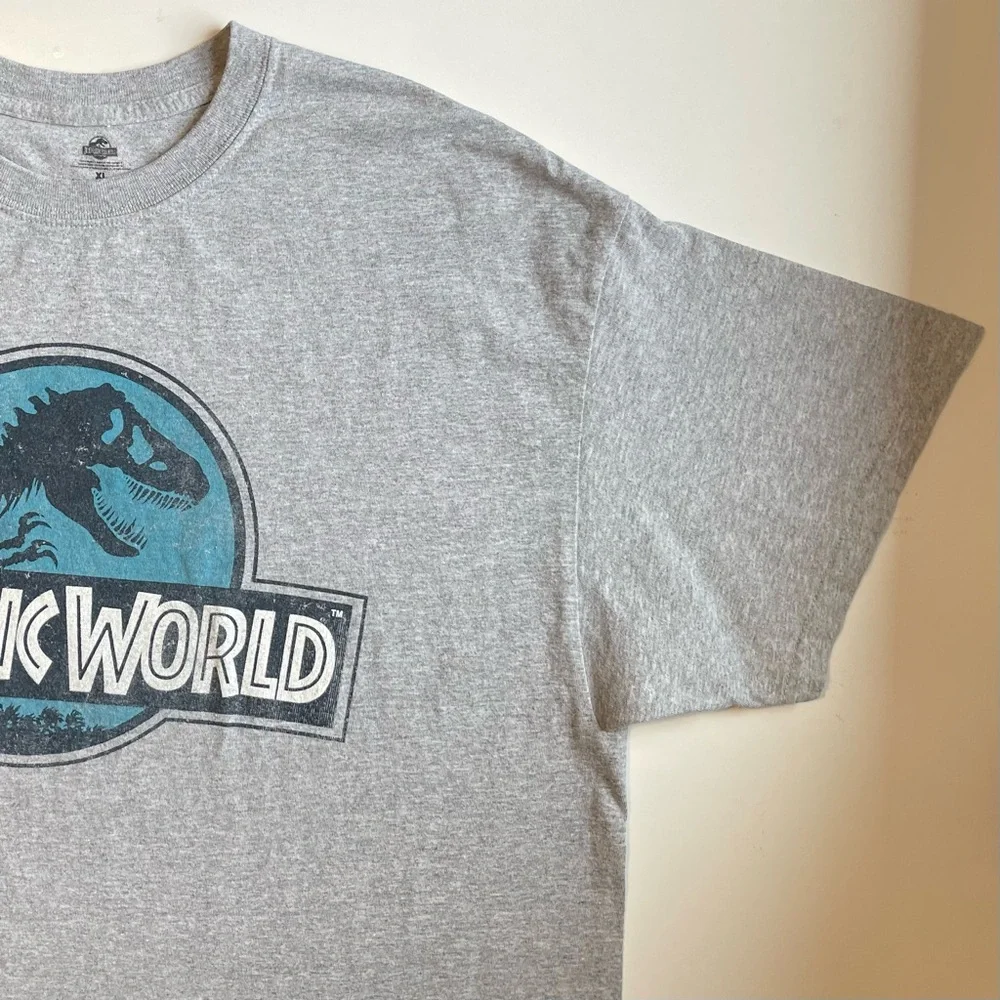 Jurassic World Tee - T-Rex & Heavy - Size XL - Picture 4 of 10